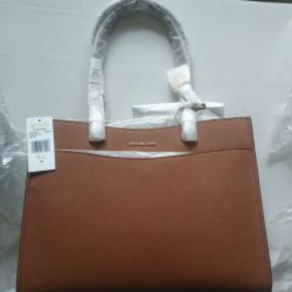 Micheal Kors Saffiano Leather Jet Set Travel tote - Picture 4 of 15